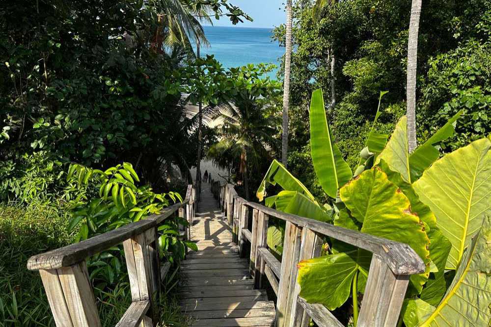 Reisebüro Kopp - Phuket Naithon Beach Treppe